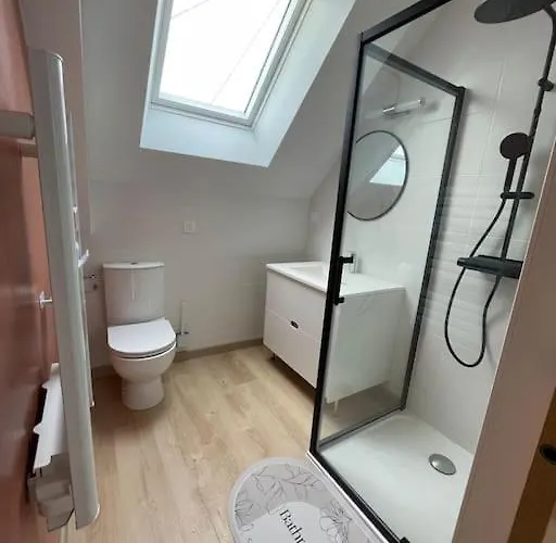 Maison Indépendante Avec Jardin *